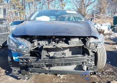 2024 Nissan Versa 1.6 S z USA, uszkodzony, nr VIN 3N1CN8DV9RL907853